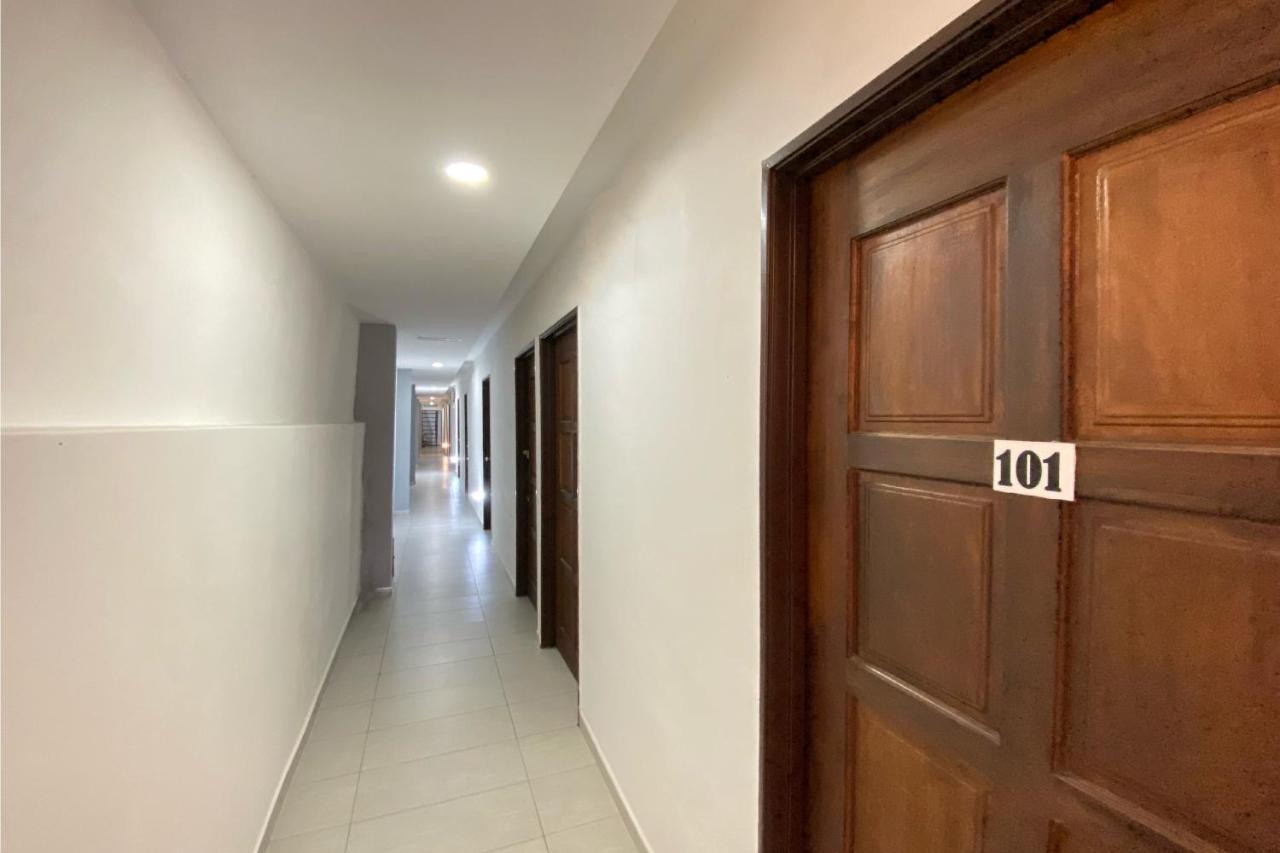 Spot On 90283 Twenty Seven Muntri Tanjung Bungah (Penang) Exterior foto